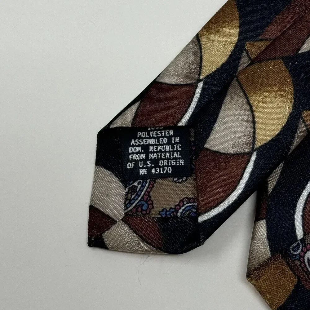 Manhattan Wash N' Wear Black Gold Geometric Polyester‎ Neck Tie L 56 1/2